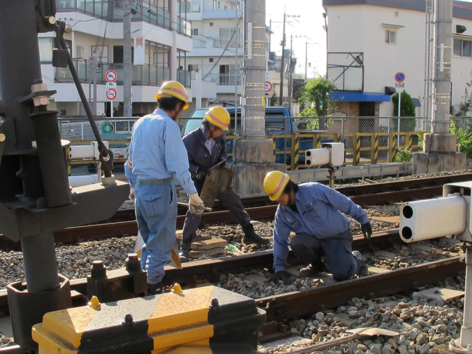 保線現場への線路部品納入